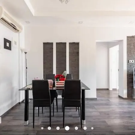 Luxury Flat With The Pool Appartement *