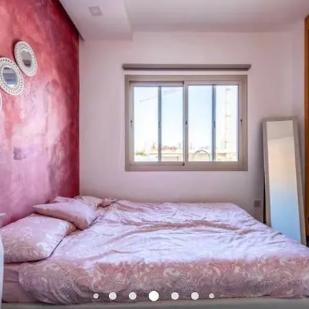Апартаменты Luxury Flat With The Pool Лимасол