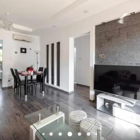 דירה Luxury Flat With The Pool לימסול
